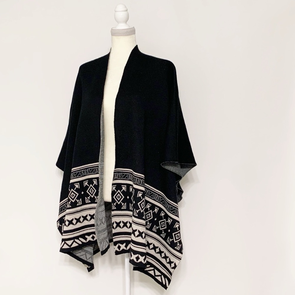 Love Tree Aztec Print Poncho / Cape / Shawl - Size M/L